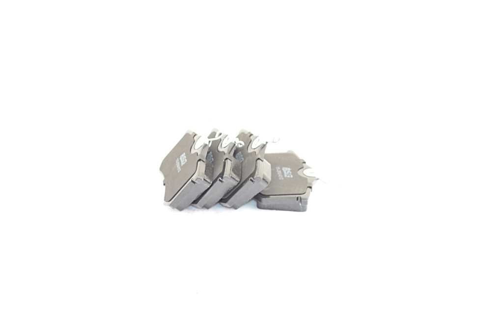 BSG BSG 75-200-012: Juego de pastillas de freno Eje trasero, con accesorios, con tornillos pinza freno