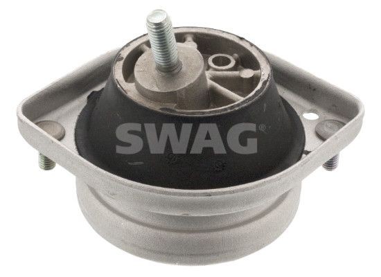 SWAG 20 13 0017: Paigutus, Mootor vasakul, Kumm