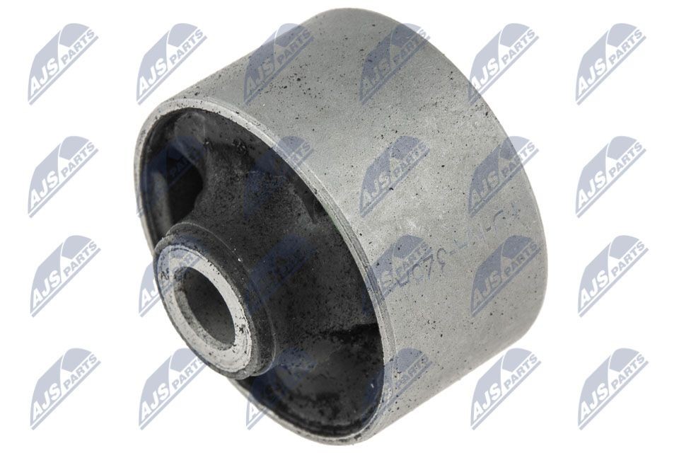 NTY ZTP-KA-328A: Puks Esisild, sees, silla ees, vasakul, paremal, all