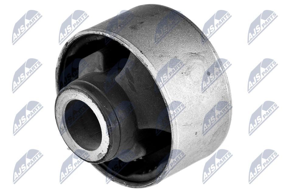 NTY ZTP-SB-003B: Puks Esisild, sees, silla taga, paremal, all, vasakul