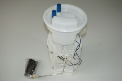 STARQ SQ222-01116: Pompa combustibil electric, cu material de atașare/fixare, cu piesa de conectare