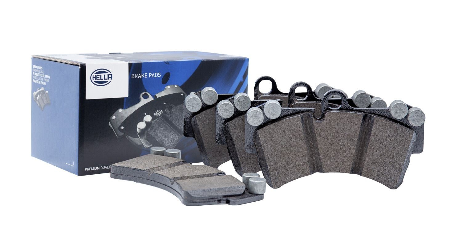 HELLA 8DB 355 046-911: Remblokken Vooras, Met toebehoren, Met anti-kreukplaat