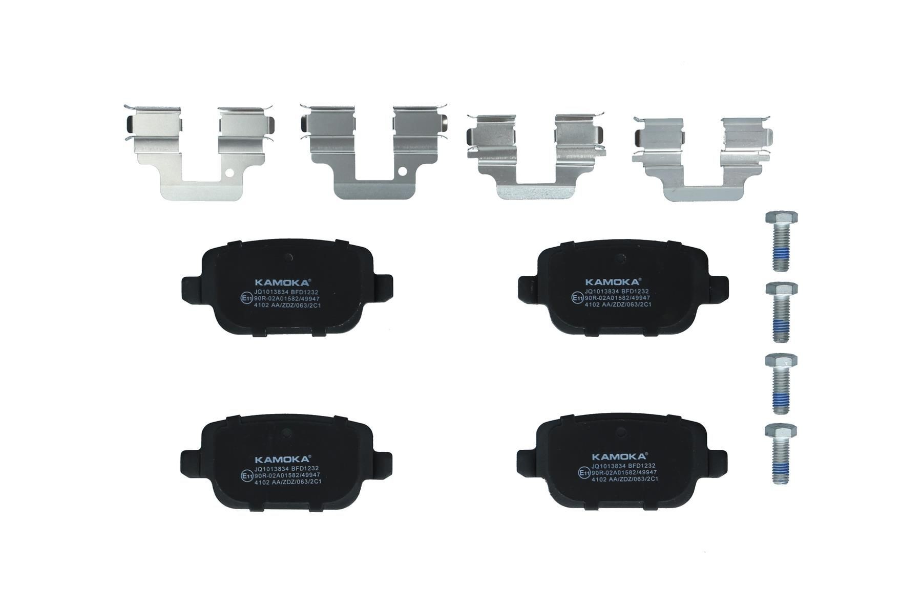 KAMOKA JQ1013834: Fékbetét készlet, tárcsafék hátsótengely, Tartozékokkal